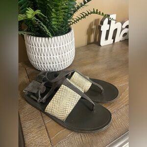 Vince T-Strap Women's Snake Print Leather Gray T-Strap Sandals Size 8.5